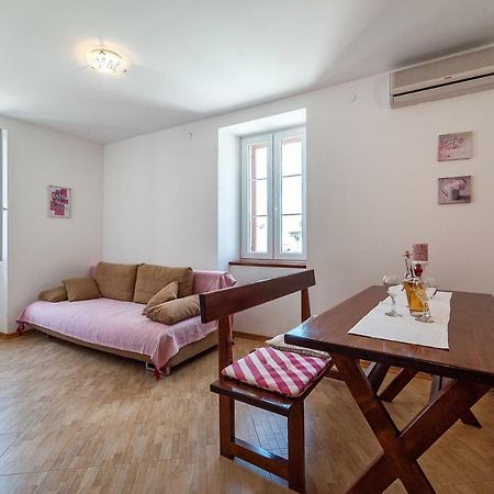 Apartmani Aligator Primošten Exteriér fotografie